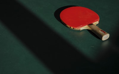 CBA总决赛MVP颁奖 - 球员高举奖杯庆祝